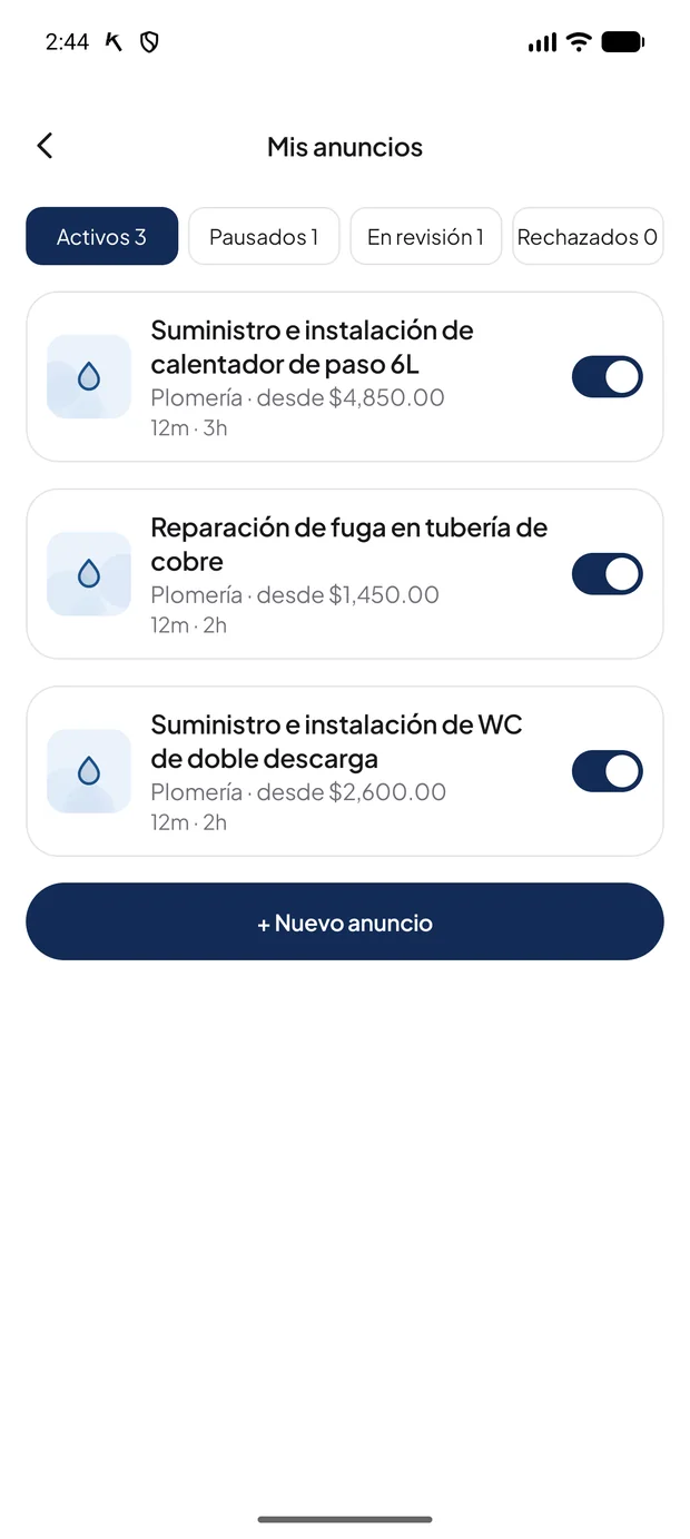Pantalla Mis anuncios con las pestañas Activos, Pausados, En revisión y Rechazados